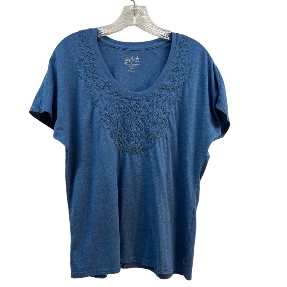 Woolrich Women’s Petite Size XL Embroidered  Blue T-Shirt.